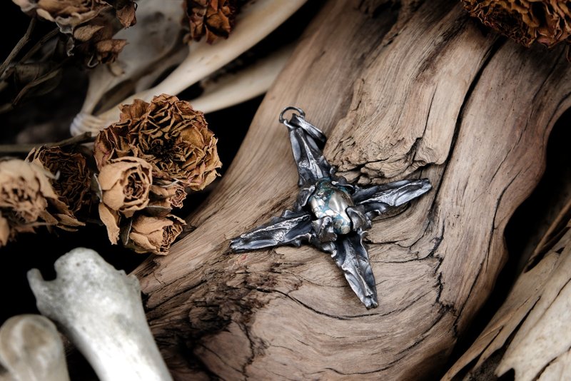 【山骸紀】靜謐波影IV-黃鐵礦綠松項鍊 - 項鍊 - 銀 銀色