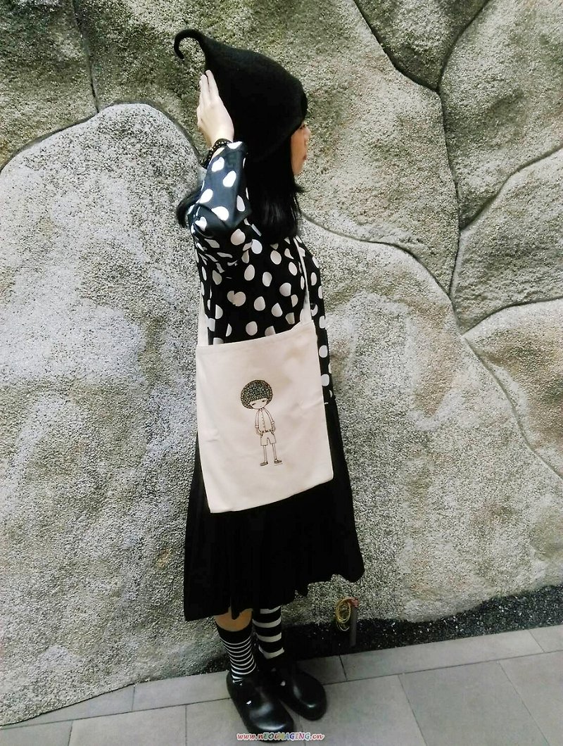 Muji wind bags oblique shoulder bag backpack plain cloth - กระเป๋าแมสเซนเจอร์ - ผ้าฝ้าย/ผ้าลินิน 