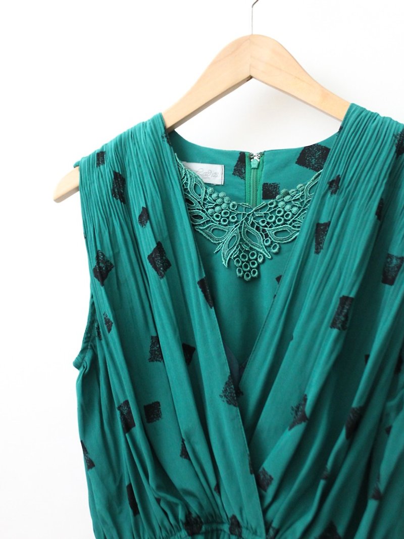 【RE0614D1245】初夏日本製復古典雅蕾絲領青綠色無袖古著洋裝 - 洋裝/連身裙 - 聚酯纖維 綠色