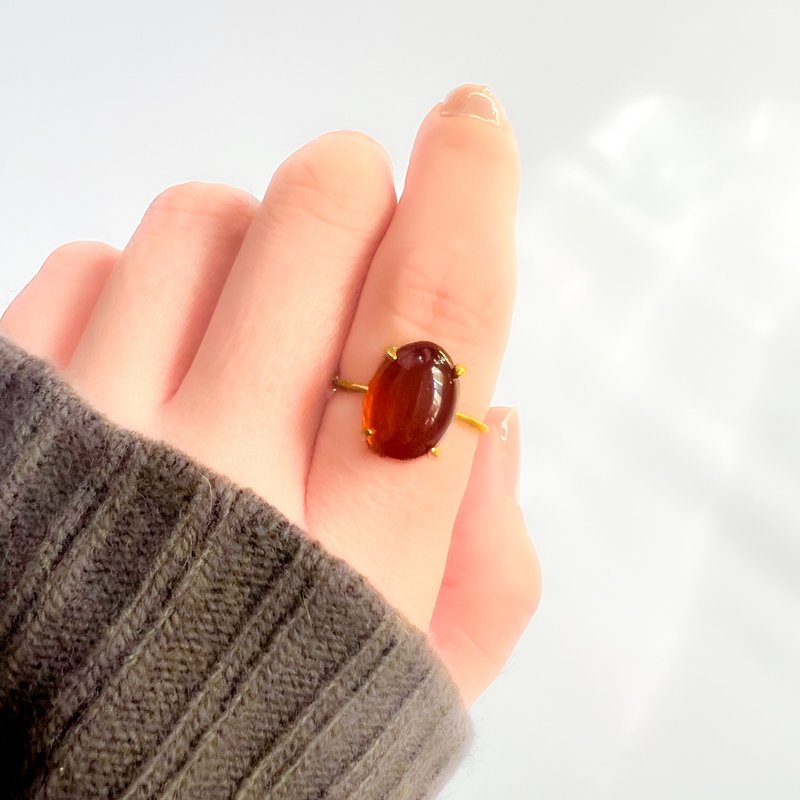 Baltic Amber Ring【gift box】 - แหวนทั่วไป - เครื่องประดับพลอย สีนำ้ตาล