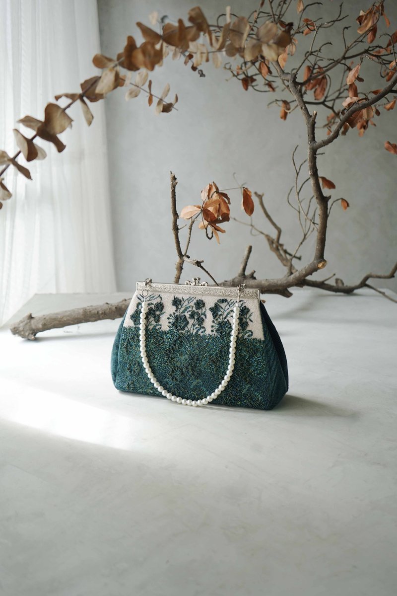 尋寶復古古董包-青花瓷藍綠白重工串珠大口金包 - 側背包/斜背包 - 其他材質 藍色