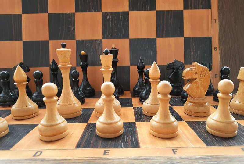 残忍なデザインの古い大きなソビエト木製チェス駒オレデズ 11.5 cm キング - ボードゲーム・玩具 - 木製 