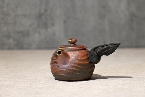 臻麟陶藝 柴燒造型側把茶壺 柴燒壺 茶壺【臻麟陶藝】