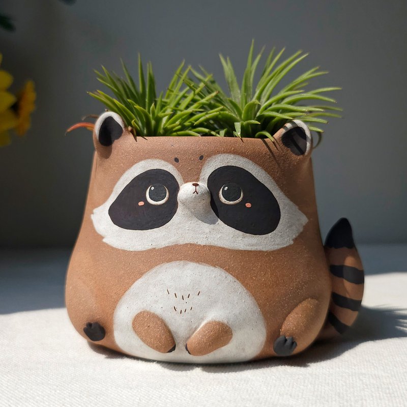 Raccoon planter. Handmade plant pot. - 盆栽/植栽 - 陶 