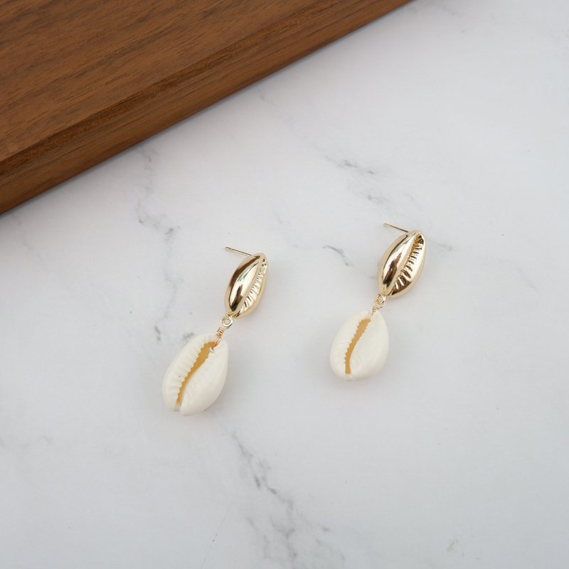 Shell Post  Earring - 耳環/耳夾/耳骨夾 - 貴金屬 白色