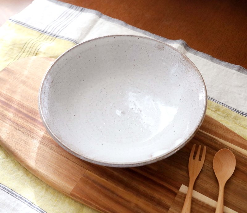 On Sale / 赤陶土と白釉の大鉢 - 碗 - 陶 白色