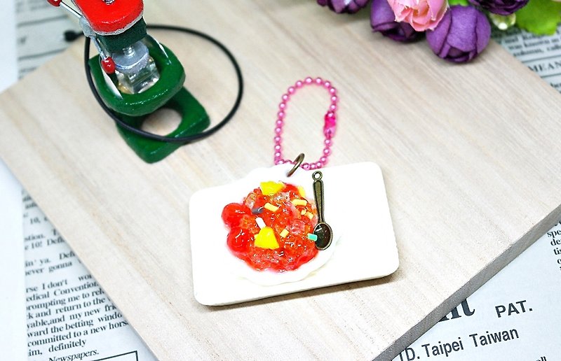 ➽黏土系列-夏日刨冰-草莓.鳳梨冰 -掛飾 #包包配件# #送禮# #可愛# - 鑰匙圈/鎖匙扣 - 黏土 紅色