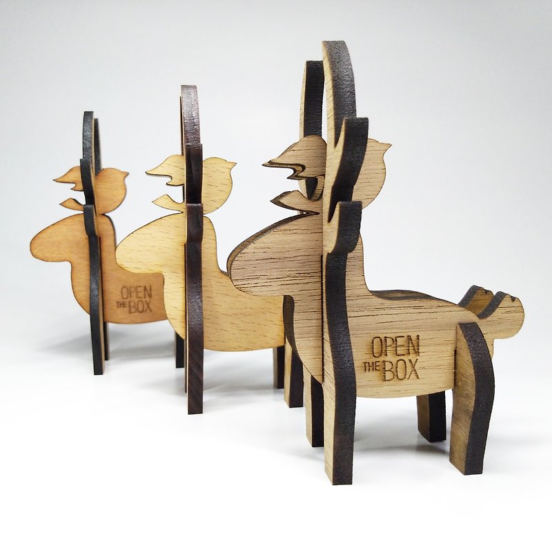 Deer and bird phone holder / ornaments-red sandalwood, beech, black walnut 3 styles - Phone Stands & Dust Plugs - Wood 