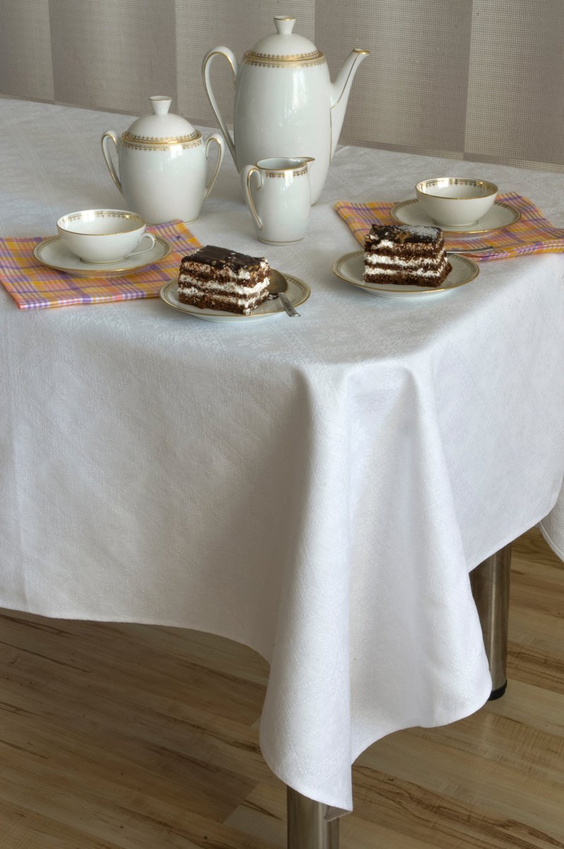 White linen elegant festive Christmas square tablecloth with 6 linen napkins - 餐桌布/桌巾/餐墊 - 亞麻 白色