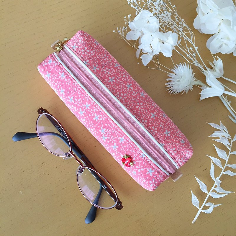 Soft Glasses Case with Japanese Traditional pattern, Kimono - Silk - Glasses & Frames - Other Materials Pink