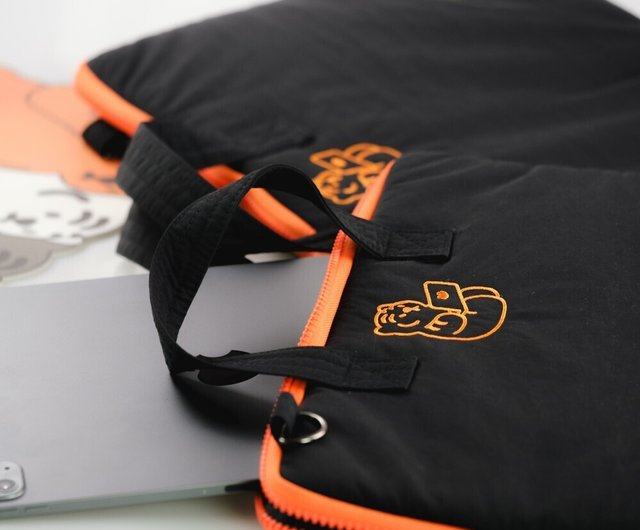 Sitting Tiger Laptop / Tablet Pouch 9.7-11インチ Sitting Tiger Laptop / Tablet Pouch 9.7-11インチ (MUZIK