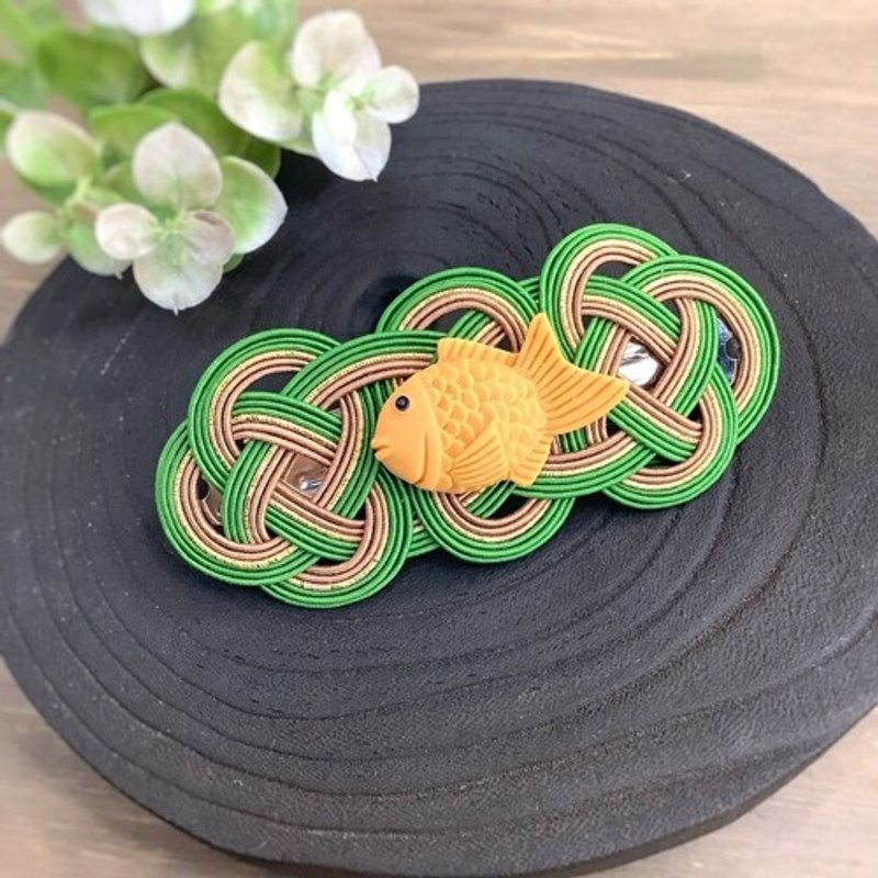 【たい焼き　抹茶】水引　バレッタ　かわいい　おやつ　鯛　魚　和菓子 - 髮夾/髮圈 - 其他金屬 綠色