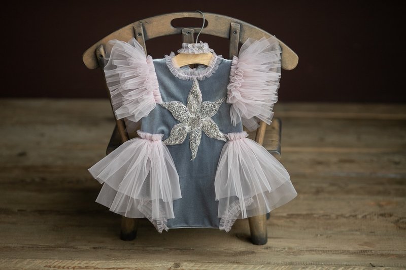 Blue bodysuit for newborn girls: the perfect outfit for a little girl - Baby Accessories - Other Metals Blue