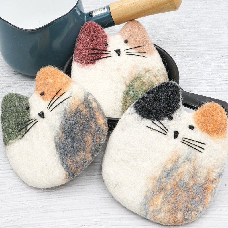 Huahua Little Cat Black | Nepalese Handmade Wool Felt Cup and Pot Holder - ของวางตกแต่ง - ขนแกะ หลากหลายสี