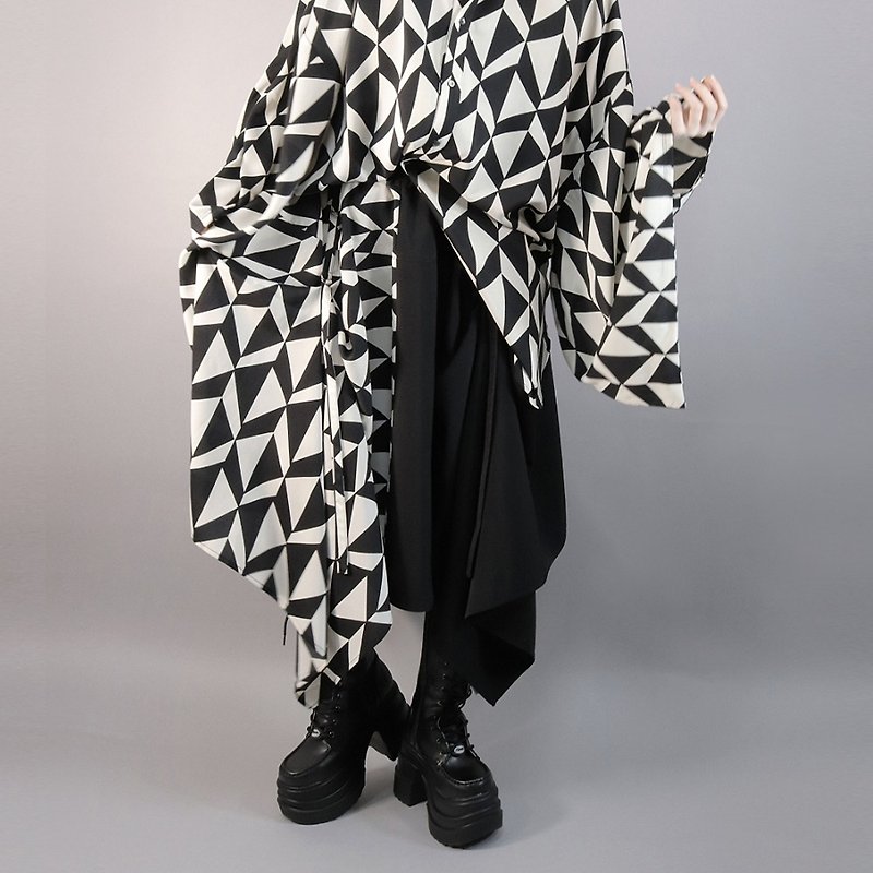 Geometric pattern deformed unisex skirt japan gothic rock DRT2759 - กระโปรง - เส้นใยสังเคราะห์ สีดำ