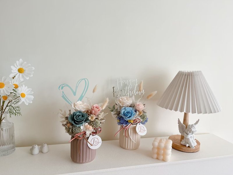 Multi-color Korean-style milk bottle pot flower immortal flower immortal rose flower dry flower opening pot flower birthday gift - ช่อดอกไม้แห้ง - พืช/ดอกไม้ หลากหลายสี