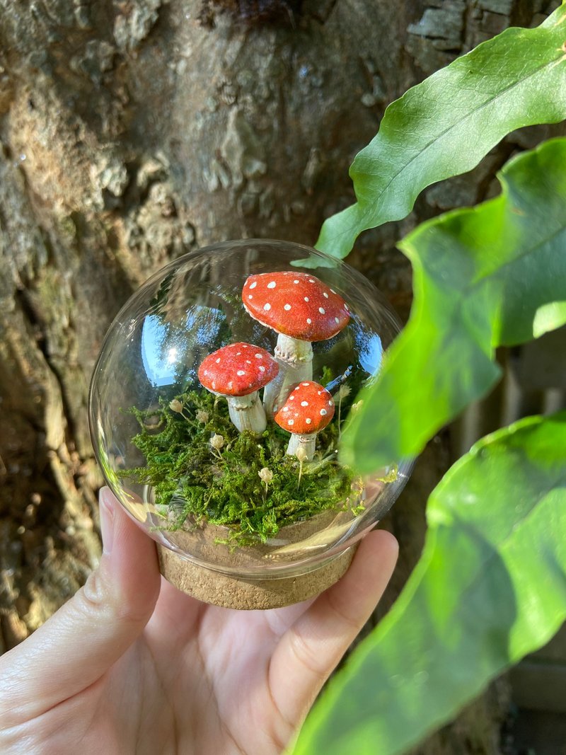 Luminous Mushroom Glass Cup - Items for Display - Clay Red