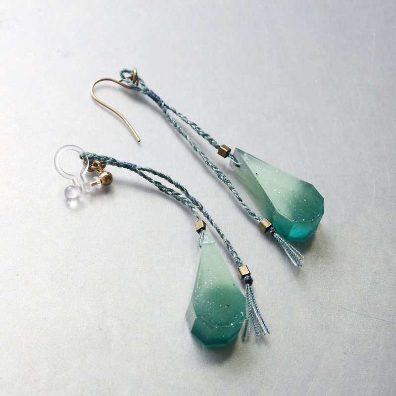 Color rain earrings lake water green / single only - Earrings & Clip-ons - Waterproof Material Green