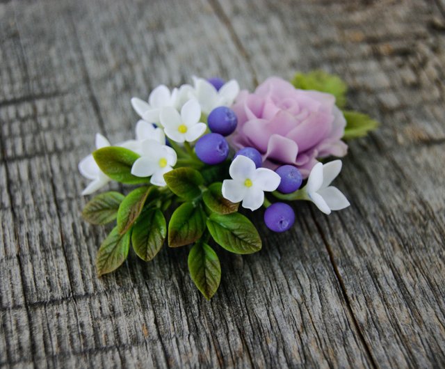 ライラックとピンクのバラの花束ブローチ、花とポリマークレイ