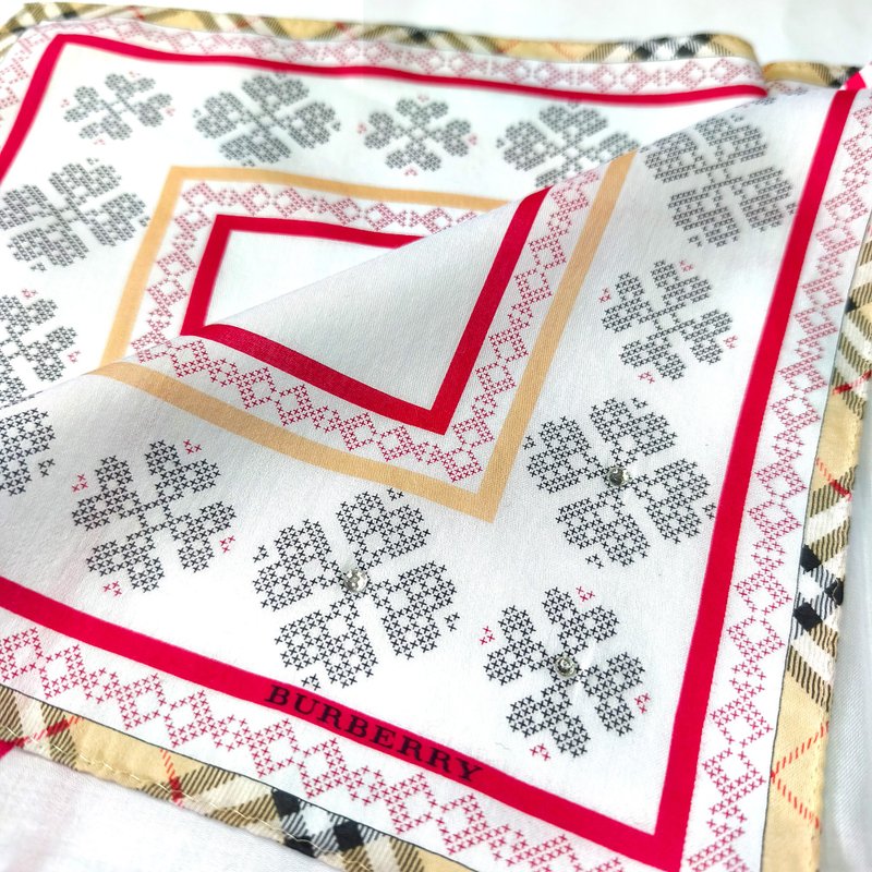 Burberry Vintage Scarf Snowflake & Check Edge 20 x 19.5 inches - 絲巾 - 棉．麻 白色