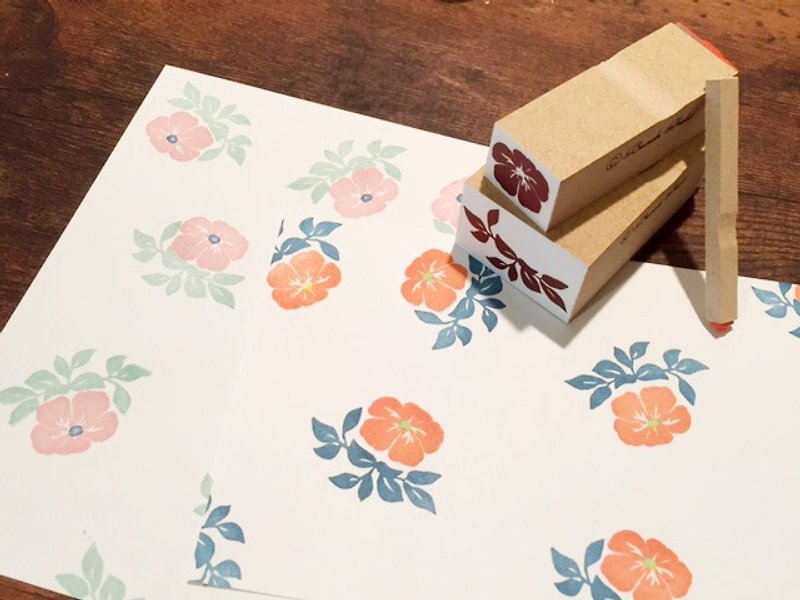 A set of 3 multicolored stamps of flowers and leaves - Stamps & Stamp Pads - Other Materials 