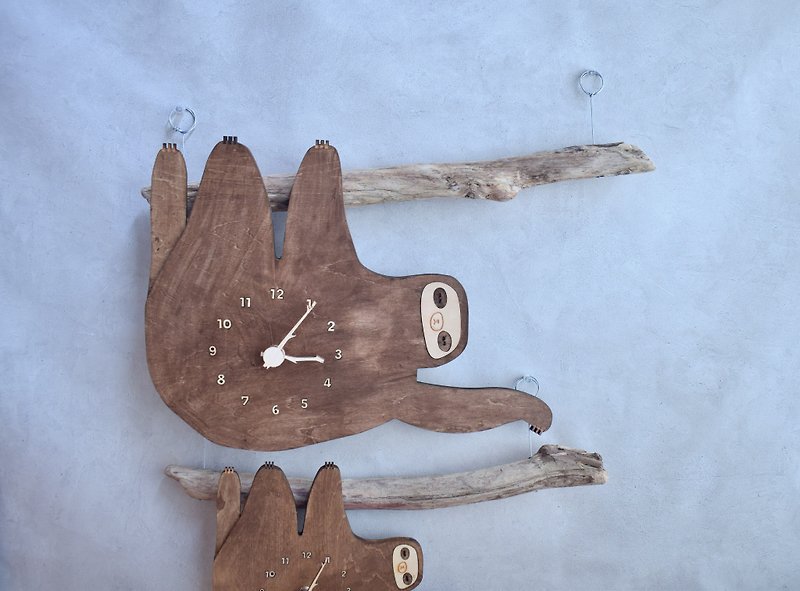 Big size clock wooden wall clock with branches that you can chill out with sloths - นาฬิกา - ไม้ สีนำ้ตาล