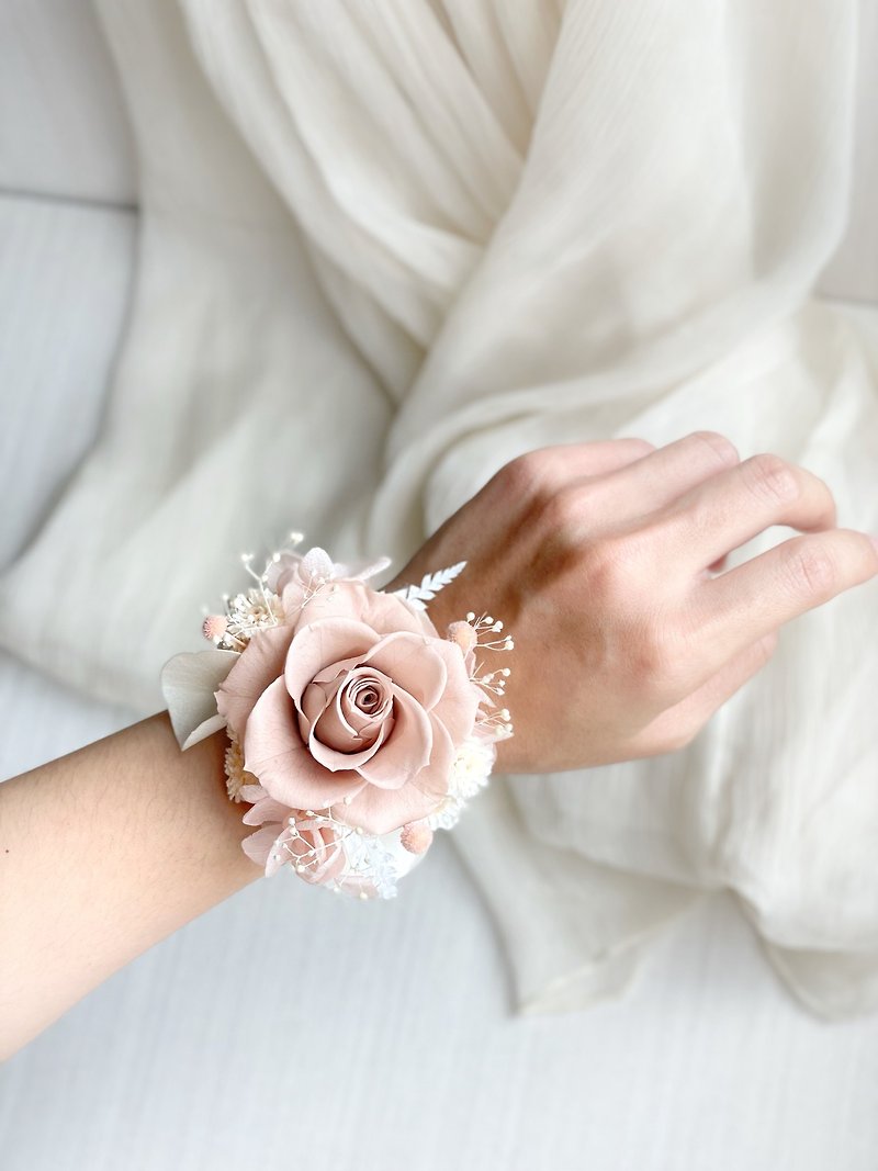 Immortal Flower Milk Tea Series Wrist Flower Dry Flower Wedding Series - เข็มกลัด/ข้อมือดอกไม้ - พืช/ดอกไม้ 