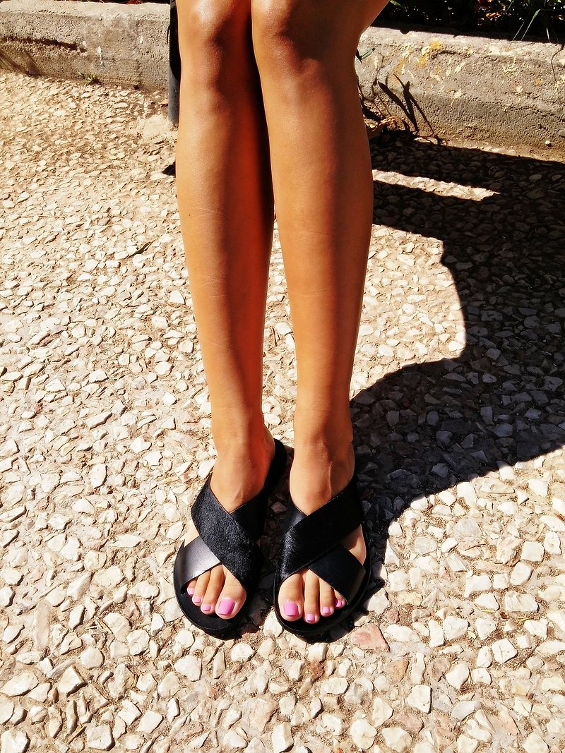 Black Sandals, Greek Sandals Handmade of Genuine Black Leather & Pony Skin. - 涼鞋 - 真皮 黑色