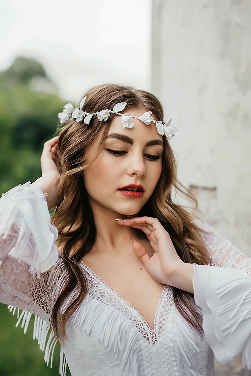 SunnyFlowers Bridal white flower crown - Boho wedding floral tiara - White hair jewelry