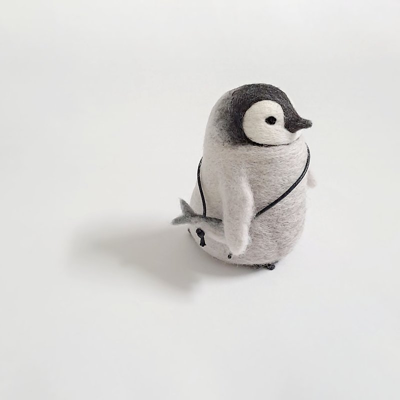 Wool Felt Penguin A penguin carrying a saury on its back - Stuffed Dolls & Figurines - Wool Gray
