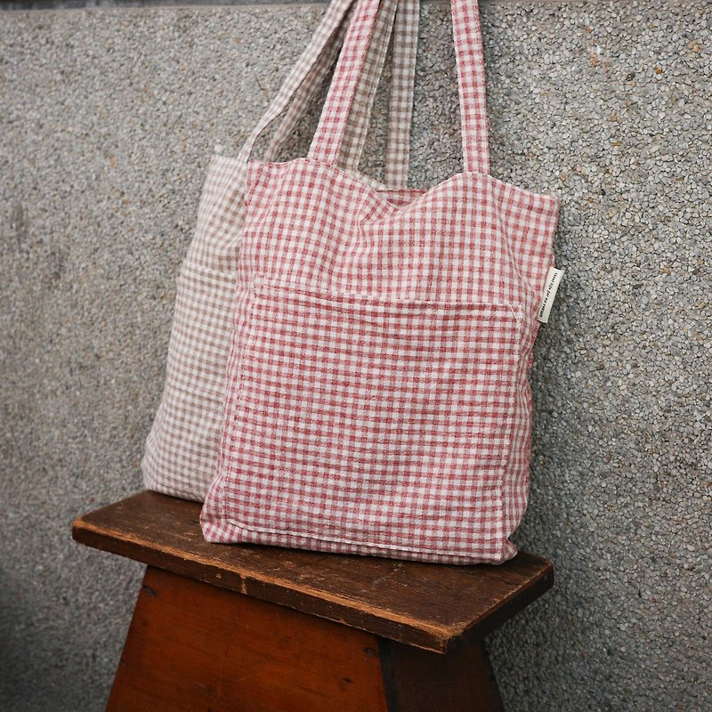 Weekend checkered shoulder bag - กระเป๋าถือ - ผ้าฝ้าย/ผ้าลินิน หลากหลายสี