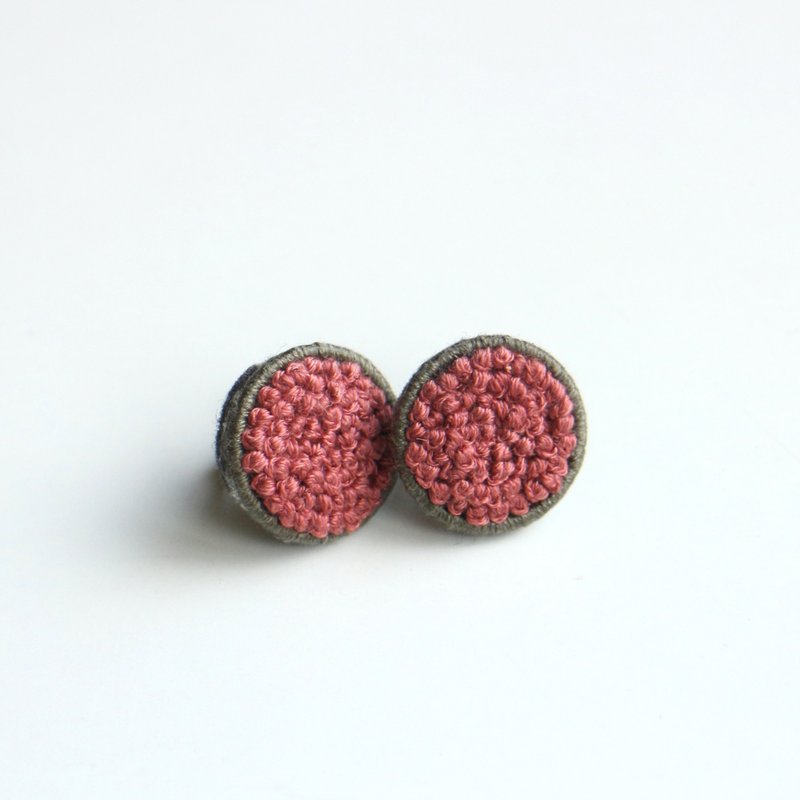 Embroidered Earrings 211 Princess Red/ Clip-On Style - ต่างหู - งานปัก สึชมพู