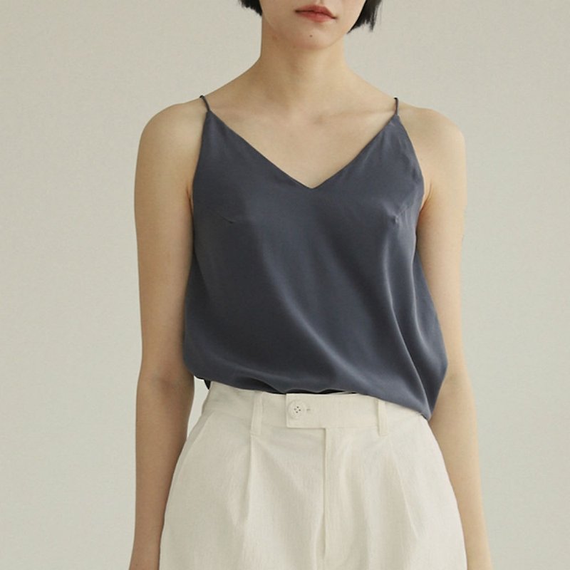 Night Ben | Gray-blue retro mulberry silk camisole with thin shoulder straps V-neck elegant and loose with a cute - Women's Vests - Silk Gray