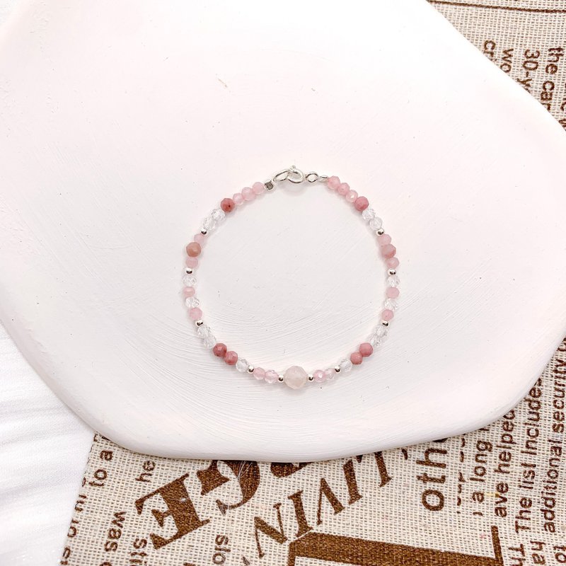 【Pink day】Rose quartz white crystal Stone Stone crystal bracelet bracelet crystal bracelet - สร้อยข้อมือ - คริสตัล สึชมพู