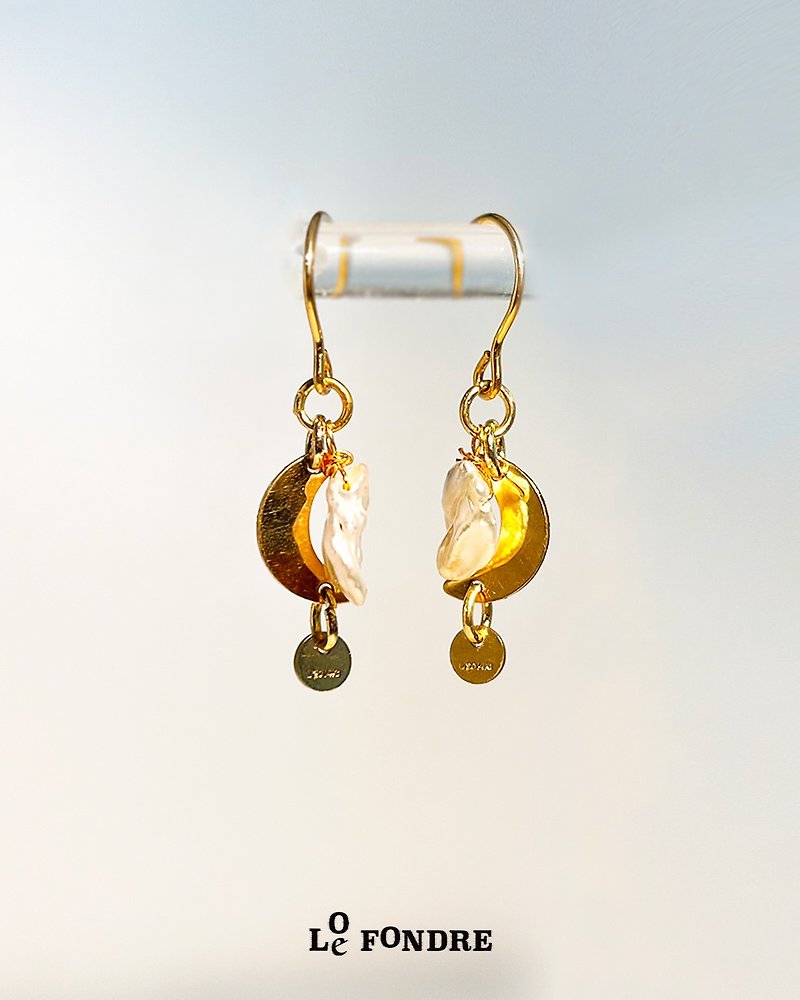 14K Gold Injected Love Lunar Earrings Original Handmade Natural Pearl Valentine's Day Gift - ต่างหู - เครื่องประดับ สีทอง