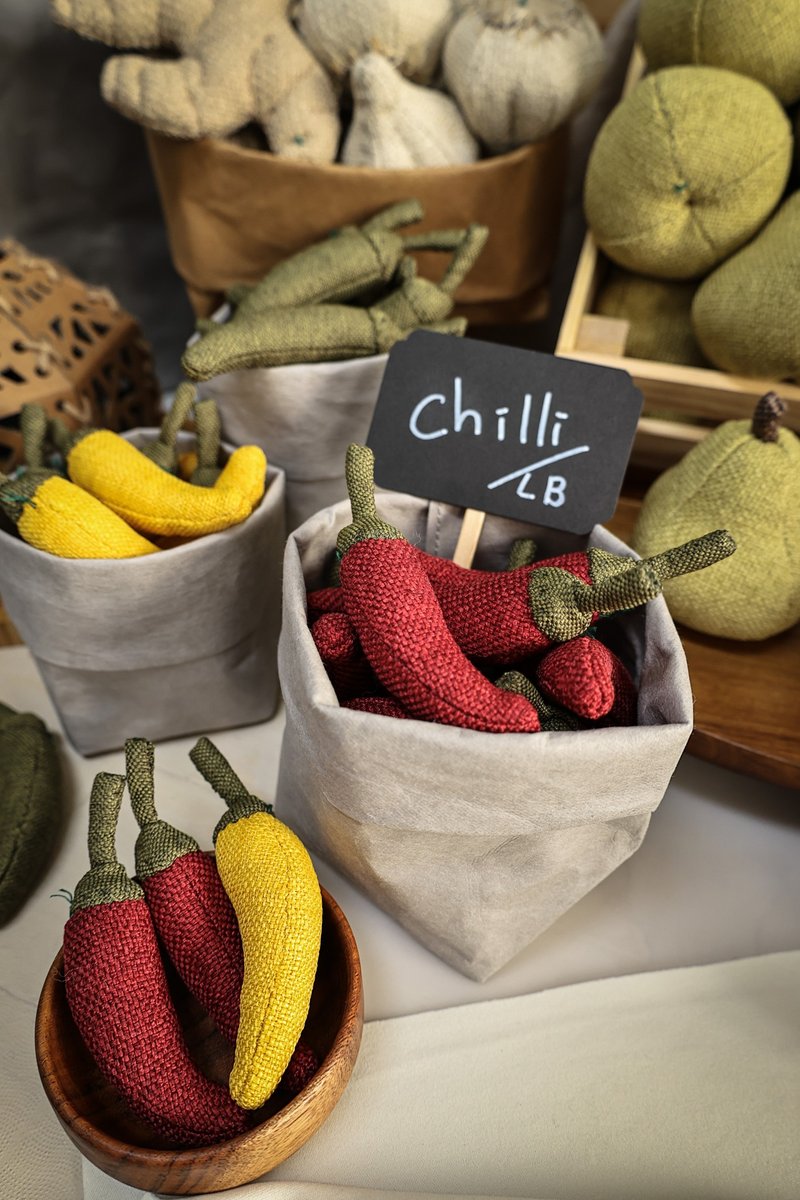 辣椒(紅) Red Chili 手作 貓玩具 吊飾 家飾品 兒童玩具 蔬果 - 貓/狗玩具 - 其他材質 多色