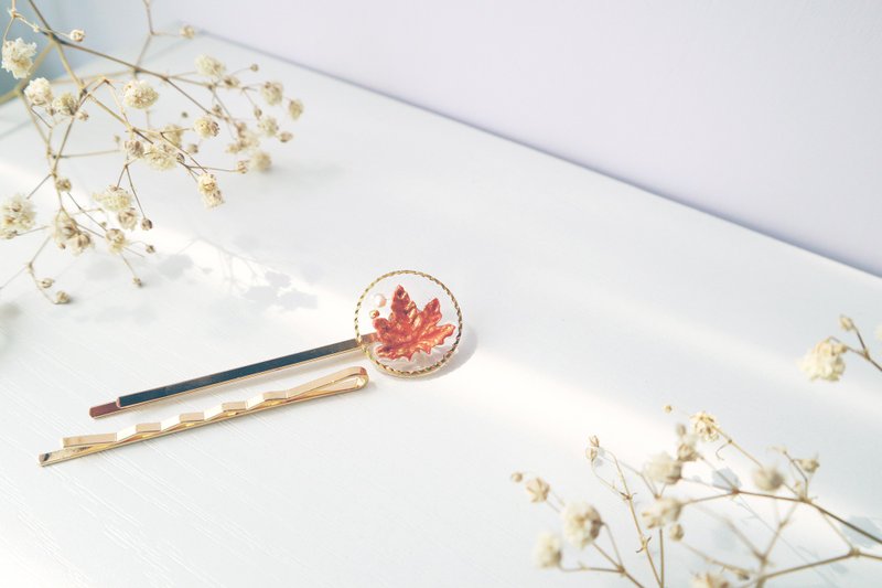 真夜中の森。赤い葉のヘアピン - ヘアアクセサリー - 粘土 レッド