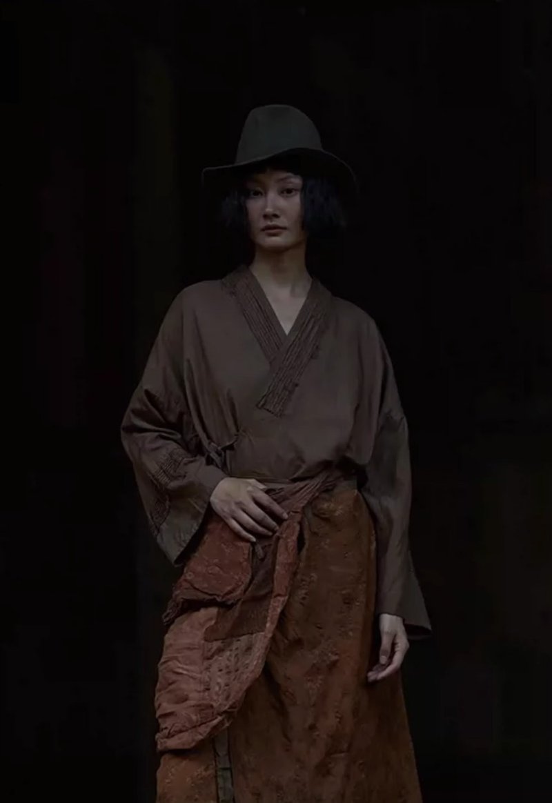 煙灰 文藝復古真絲植物染短外套 舒適休閒開衫 - 女上衣/長袖上衣 - 其他材質 灰色
