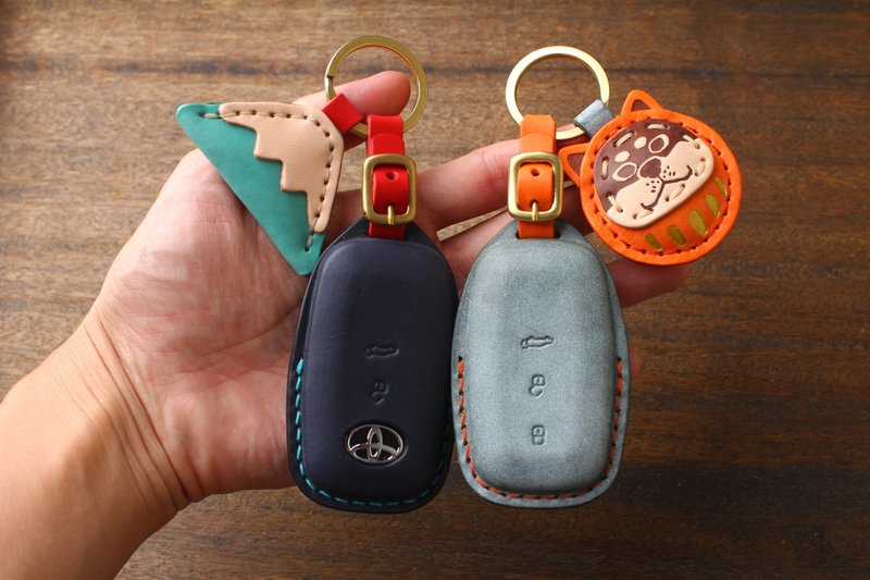 Tea leather TOYOTA Yaris cross Toyota key holster HILUX FJ Alphard customized - Keychains - Genuine Leather 