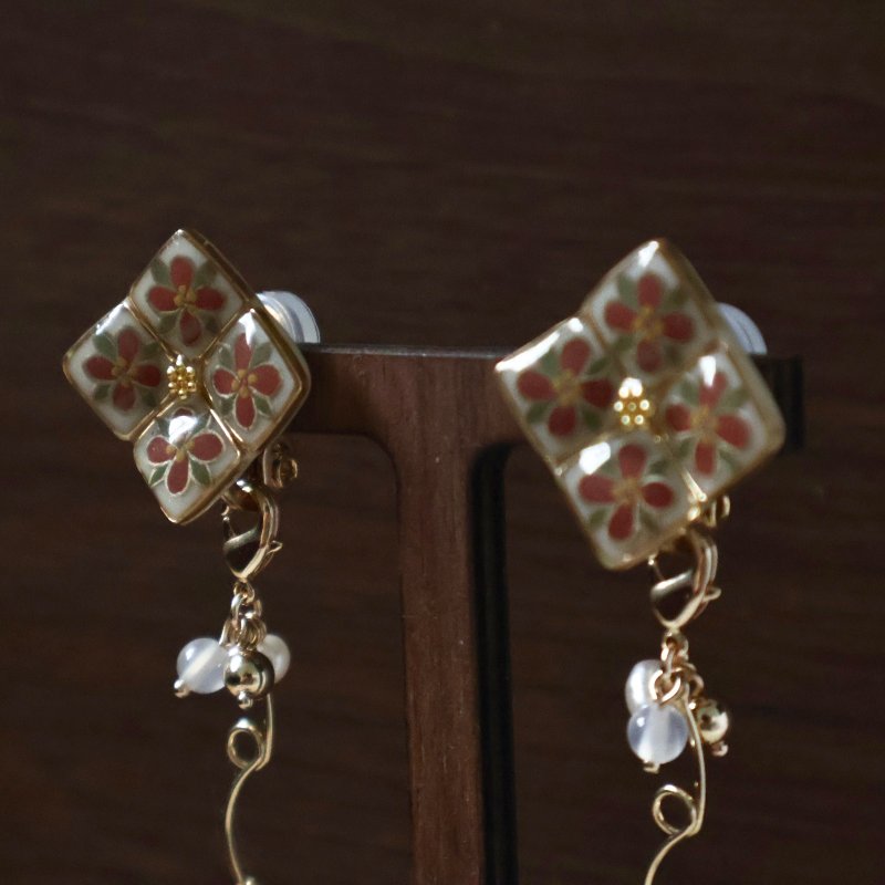 手繪花磚飾品 花序 手作耳環 - 耳環/耳夾 - 樹脂 紅色