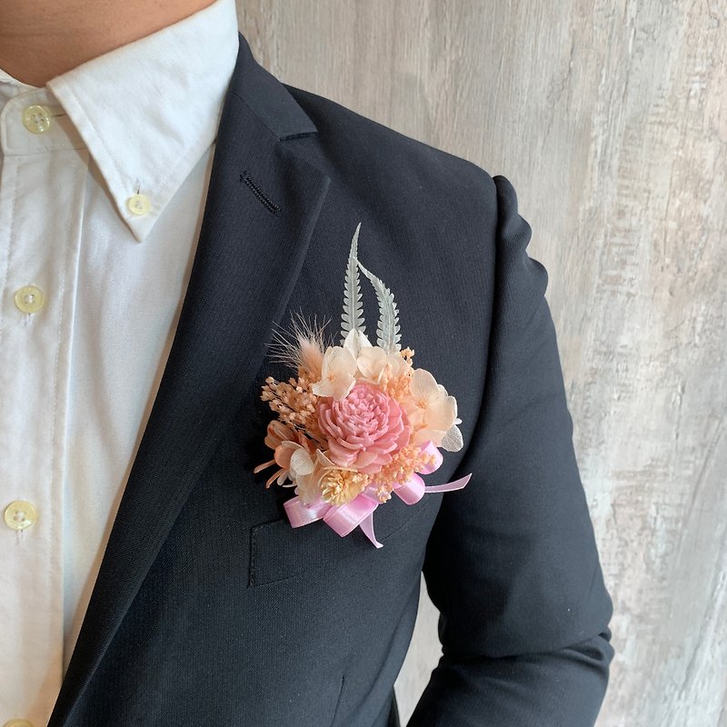 MAHU dry flower corsage-pink fairy style - เข็มกลัด/ข้อมือดอกไม้ - พืช/ดอกไม้ สึชมพู
