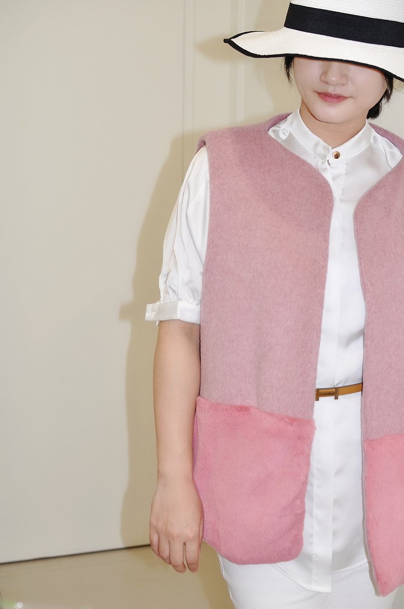 Flat 135 X Taiwanese designer British style 90% wool fabric woolen vest rose color - เสื้อแจ็คเก็ต - ขนแกะ สึชมพู
