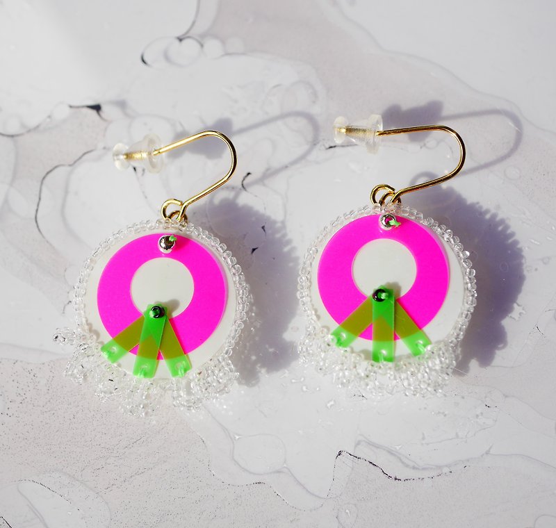 tsububu / beads embroidery / earrings / earrings / stuff - Earrings & Clip-ons - Thread White