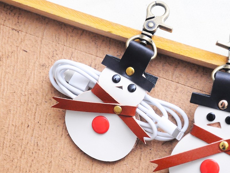 Snowman winder key ring well stitched leather material bag Christmas gift Italian vegetable tanning - เครื่องหนัง - หนังแท้ ขาว