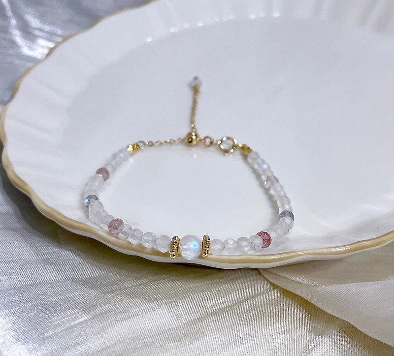 Interpersonal relationships/lovers/strawberry crystal/moonstone/labradorite/14K color-preserving bracelet with adjustable elasticity - Bracelets - Other Metals White