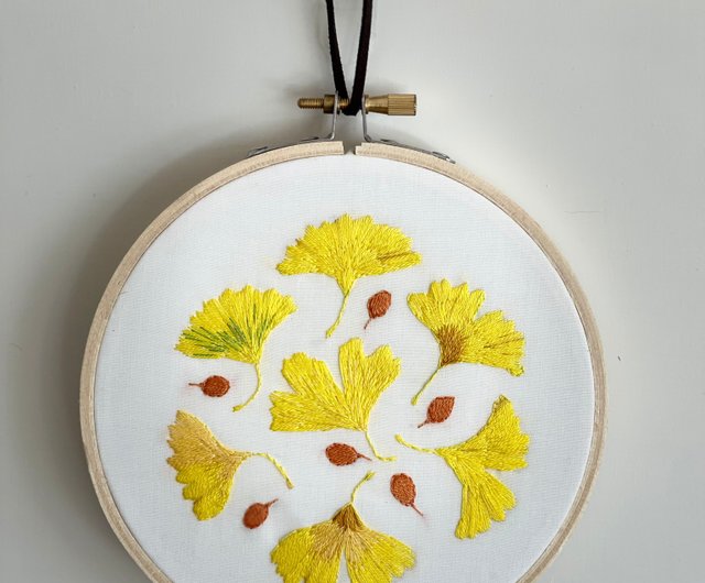 イチョウ秋手刺繍オーナメント木製フレーム 5 インチ - ショップ