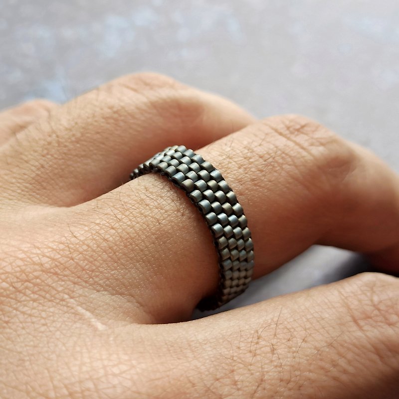 Stylish men's ring Handmade bead ring for men Flexible ring for guy - 戒指 - 玻璃 灰色