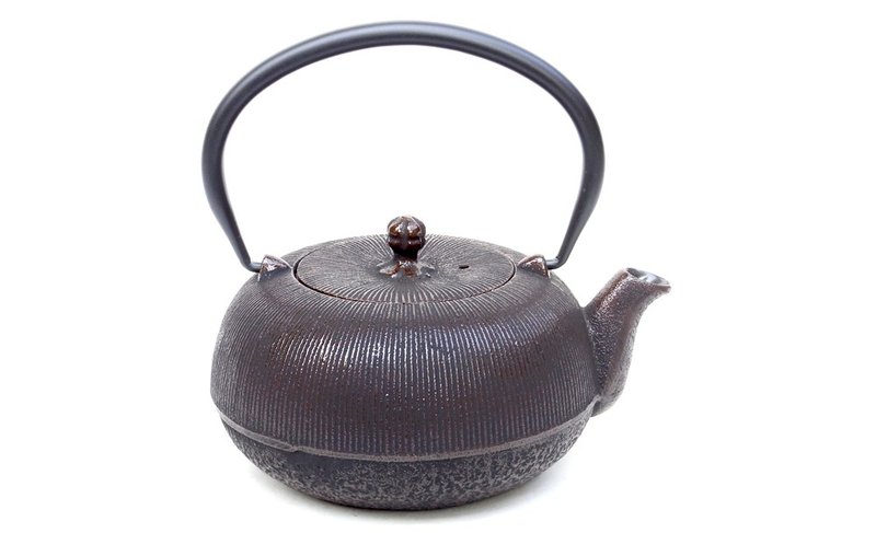 南部鐵器 茶壺 平丸千筋 0.7L 棕色 日本製 - 茶壺/茶杯/茶具 - 其他金屬 咖啡色