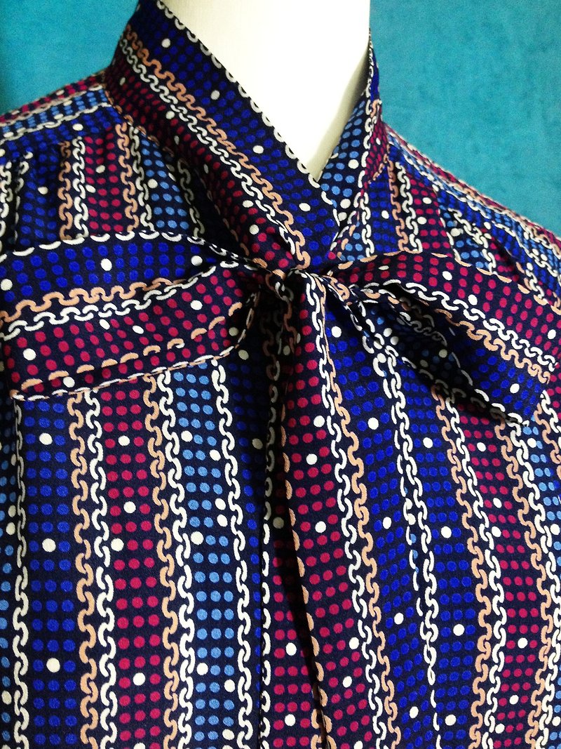 Ping-pong vintage [vintage shirt / tie vintage geometric totem shirt] abroad back VINTAGE - Women's Shirts - Other Materials Multicolor
