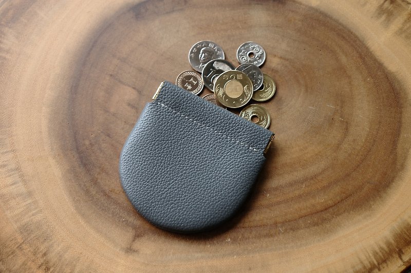 ADORE - Arch leather coin purse (Grey) - กระเป๋าใส่เหรียญ - หนังแท้ สีเทา